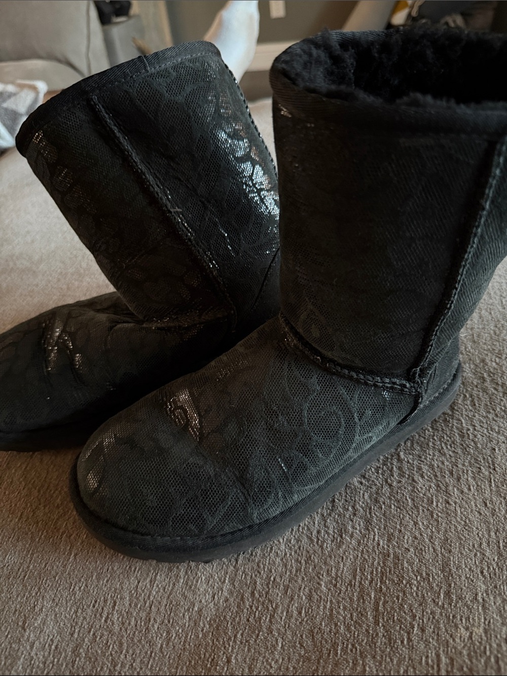 Ugg Black shiny Lace-Pattern Cozy Winter Boots for Women